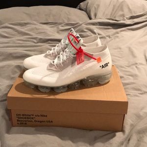 Off White Vapormaxes